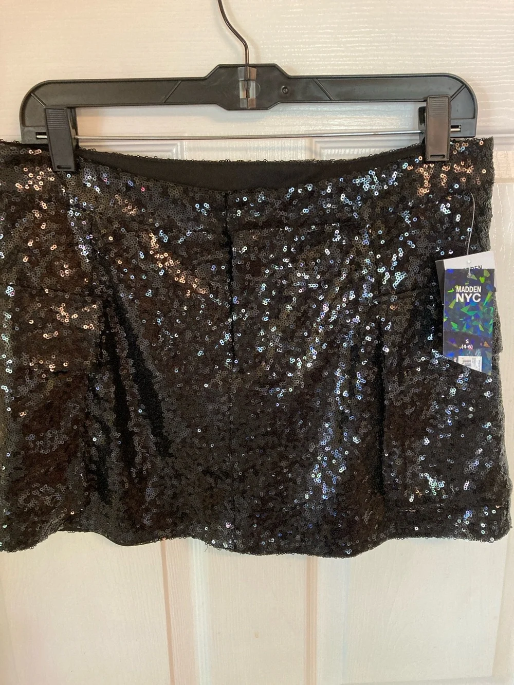 MADDEN NYC Black Sequin Mini Skirt - Picture 1 of 8